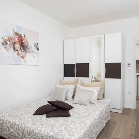 Nika 1 Apartamento *