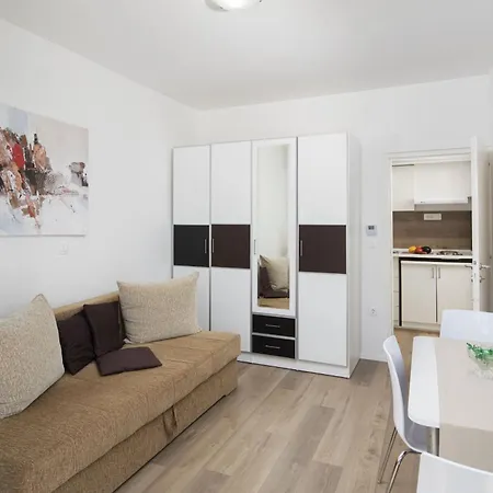 Nika 1 Apartamento Ika